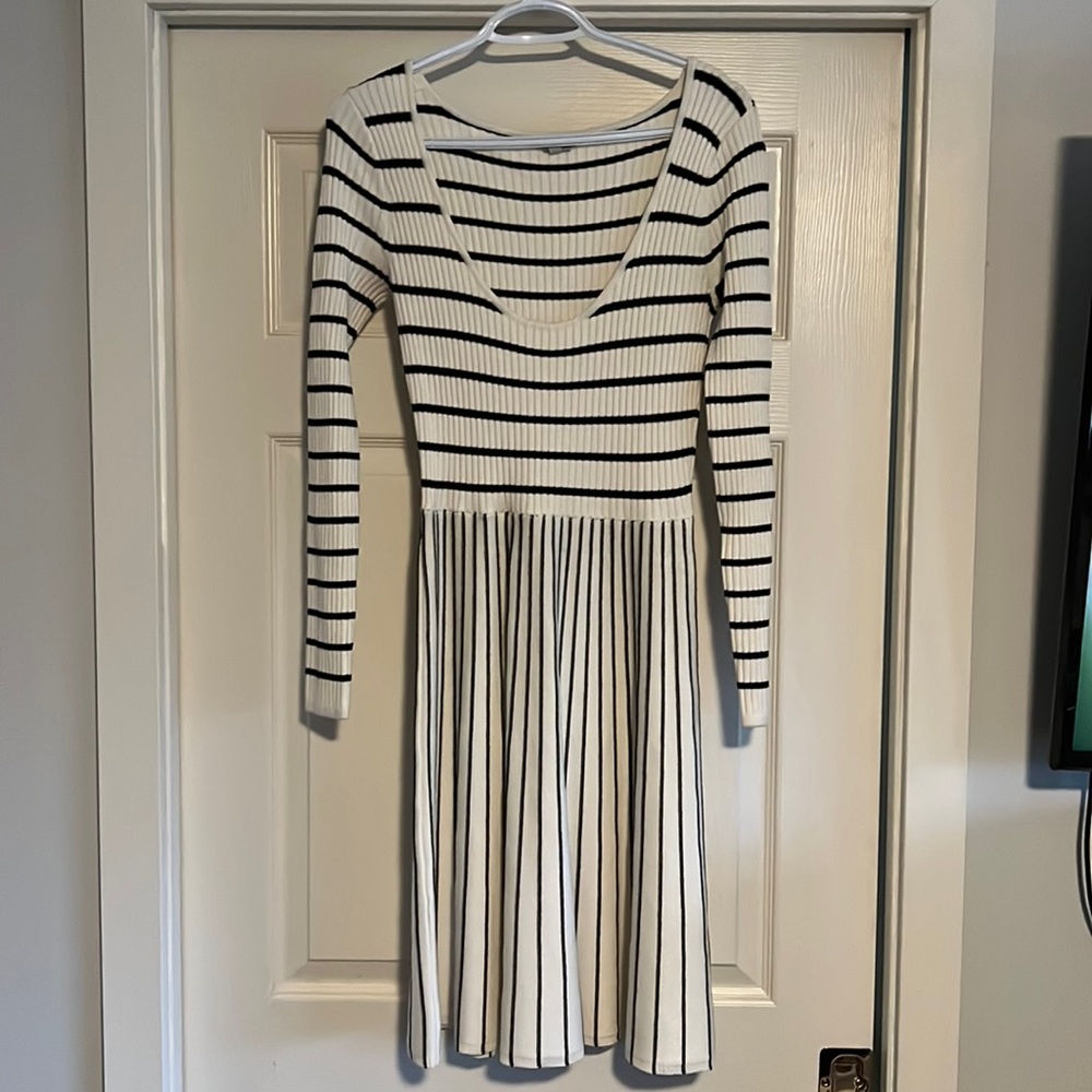 GUESS - A Line knit dress - Picture 1 of 2